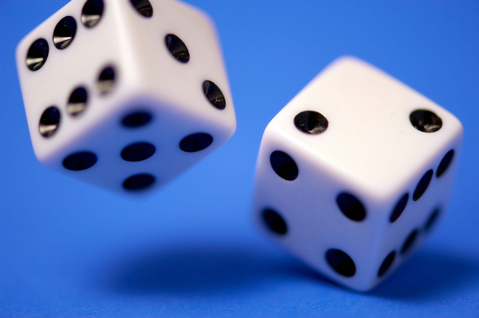 Dice Roll showing stocks and shares ISA Risk